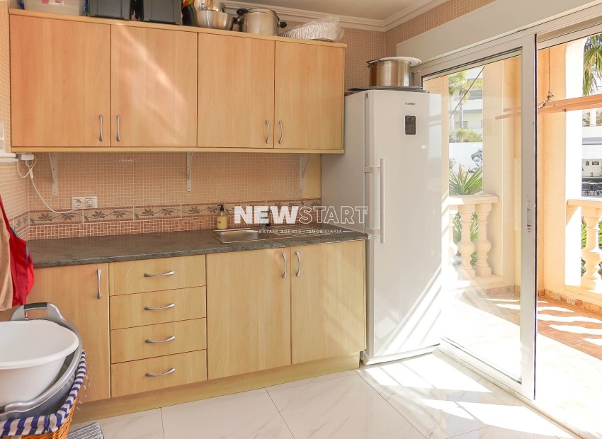 Återförsäljning - Fristående - La Marina - Urb. La Escuera