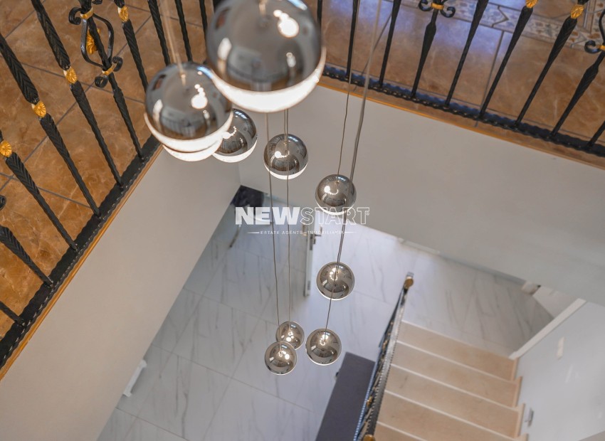 Återförsäljning - Fristående - La Marina - Urb. La Escuera