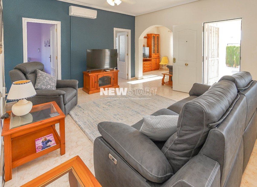 Återförsäljning - Fristående - La Marina - Urb. La Escuera