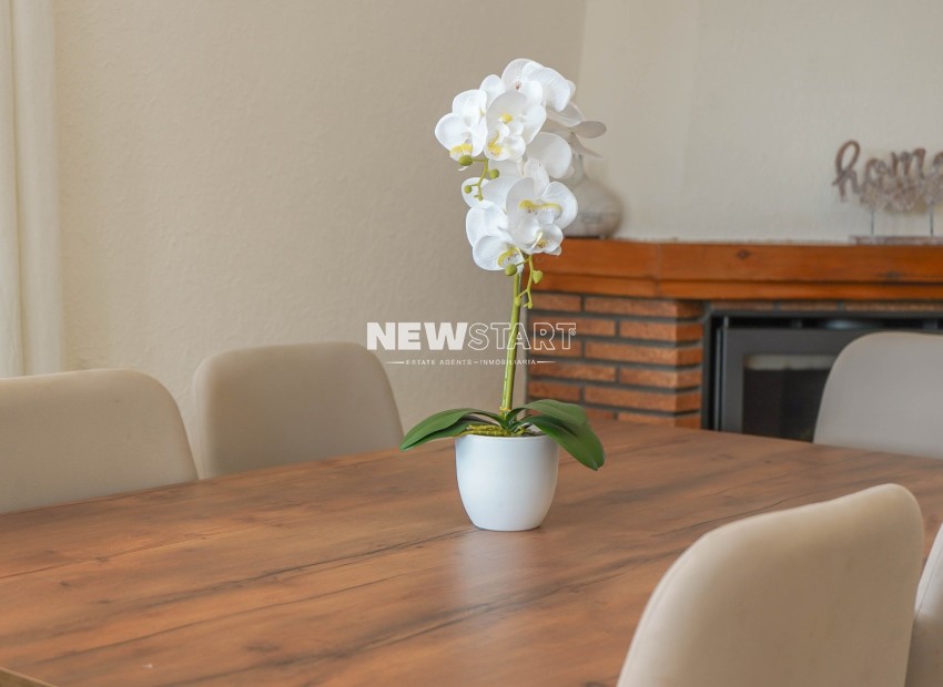 Återförsäljning - Fristående - La Marina - Urb. La Escuera