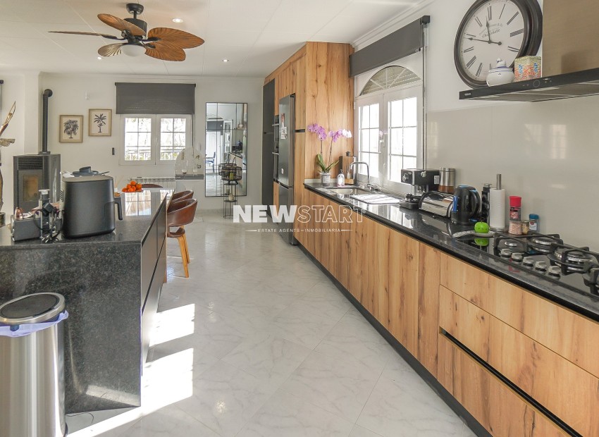 Återförsäljning - Fristående - La Marina - Urb. La Marina