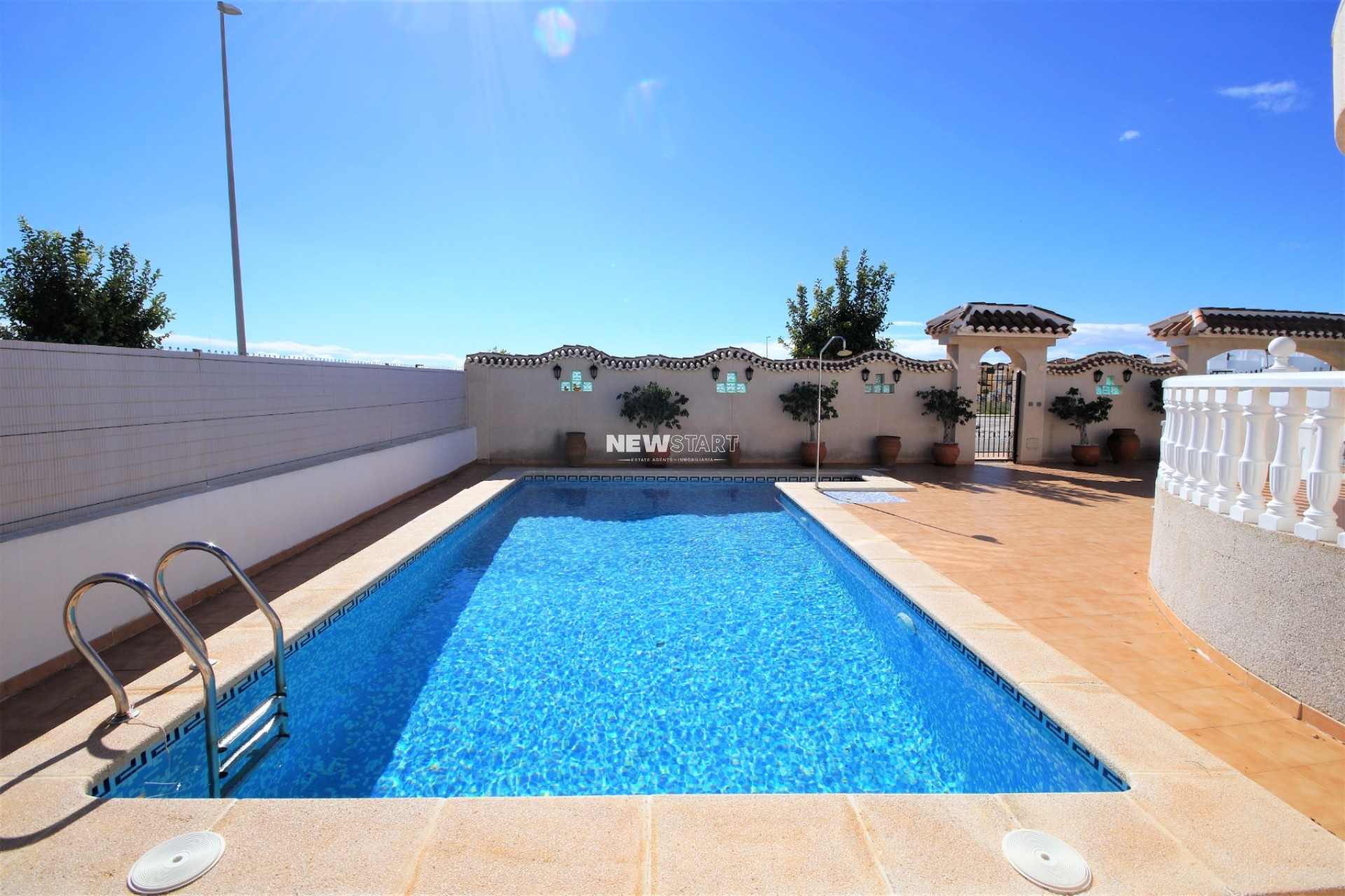 Återförsäljning - Fristående - La Marina - Urb. La Marina