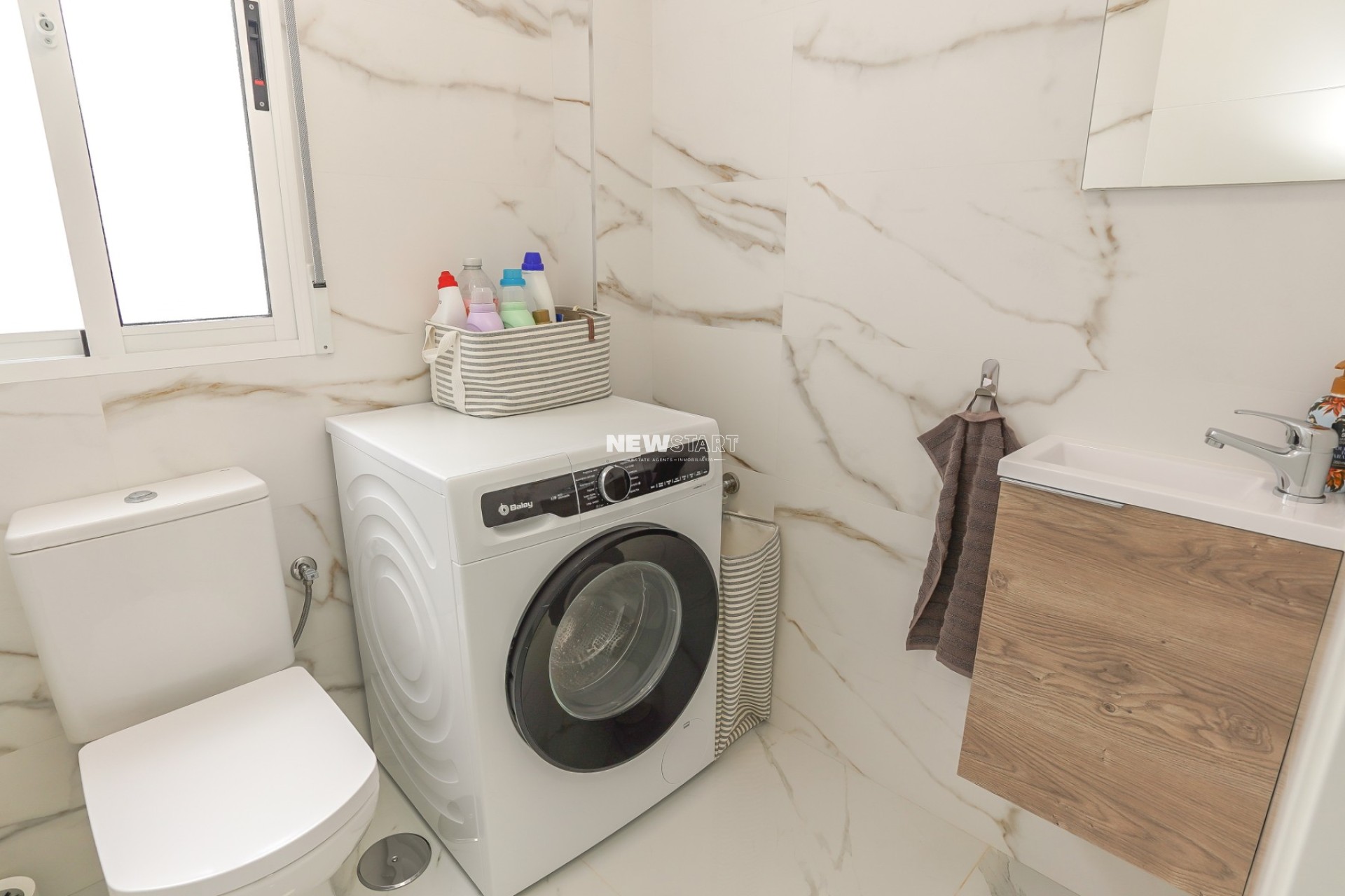 Återförsäljning - Fristående - La Marina - Urb. La Marina