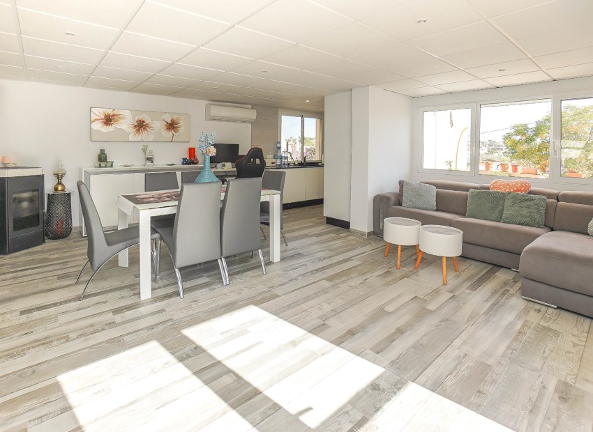Återförsäljning - Fristående - La Marina - Urb. La Marina
