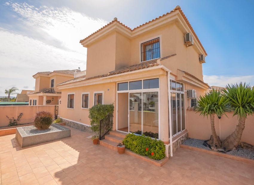 Återförsäljning - Fristående villa - La Marina - Urb. La Marina
