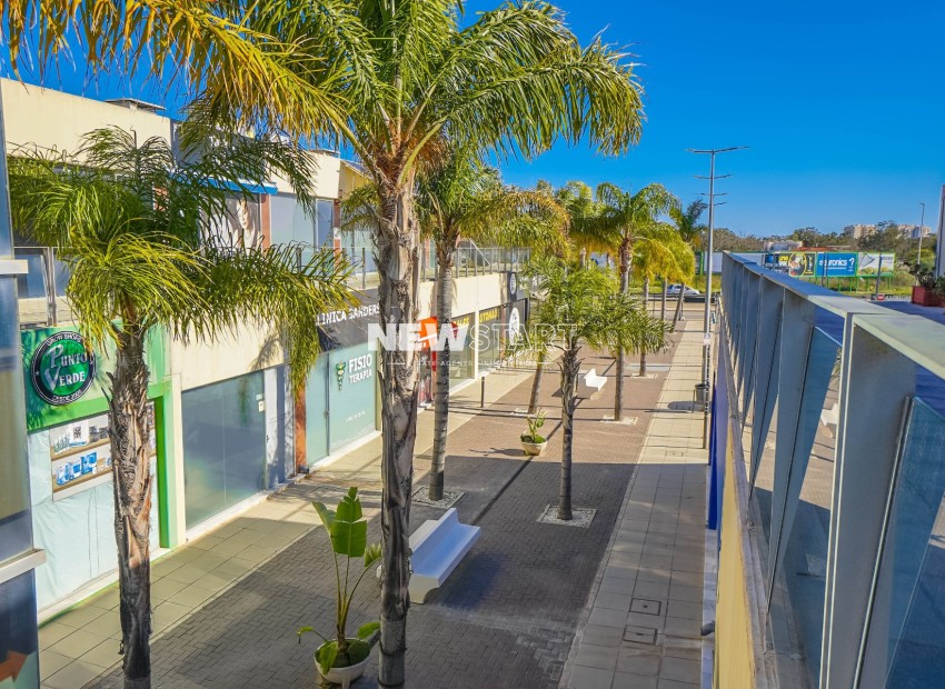 Återförsäljning - Kommersiell - La Marina - Urb. La Marina