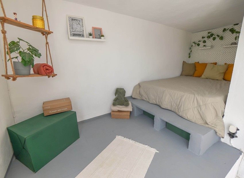 Återförsäljning - Oberoende villa - La Marina - Urb. La Marina