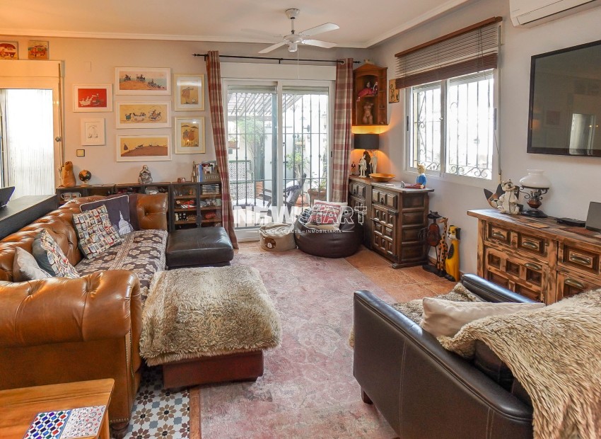 Återförsäljning - Quad - La Marina - Urb. La Marina