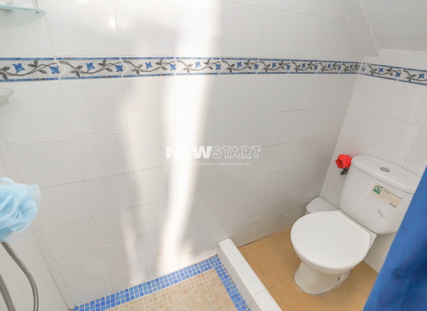 Återförsäljning - Quad - La Marina - Urb. La Marina