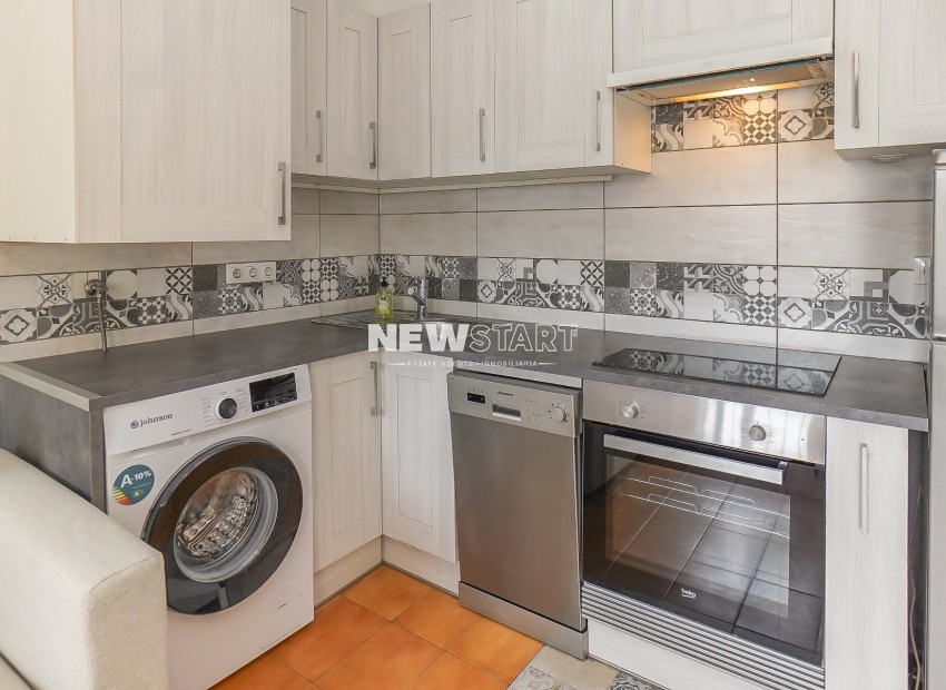 Återförsäljning - Terrasserad - La Marina - Urb. La Marina