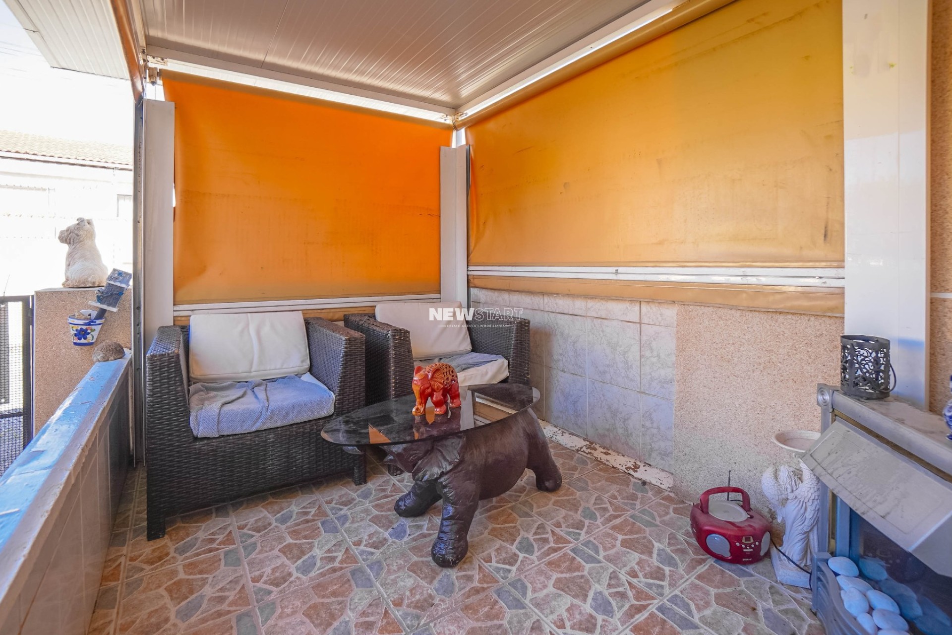 Återförsäljning - Terrasserad - La Marina - Urb. La Marina