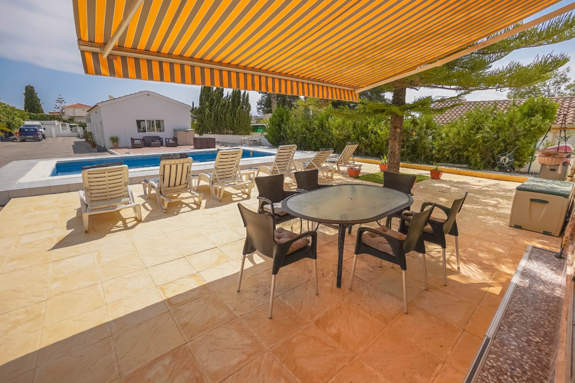 Återförsäljning - Villa - La Marina - Urb. El Oasis