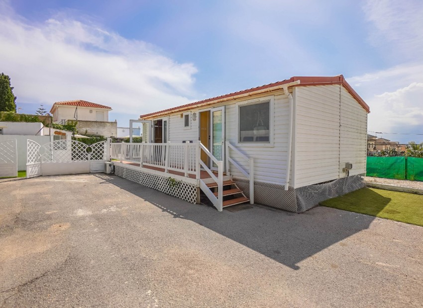 Återförsäljning - Villa - La Marina - Urb. El Oasis