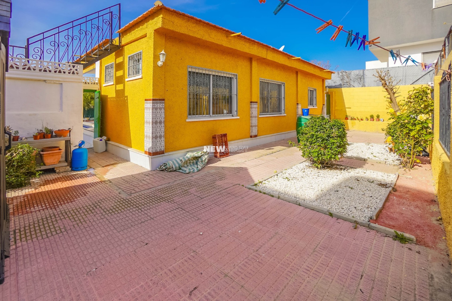 Återförsäljning - Villa - La Marina - Urb. La Marina