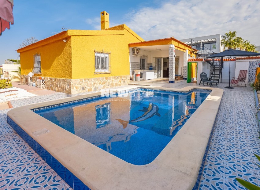 Återförsäljning - Villa - La Marina - Urb. La Marina