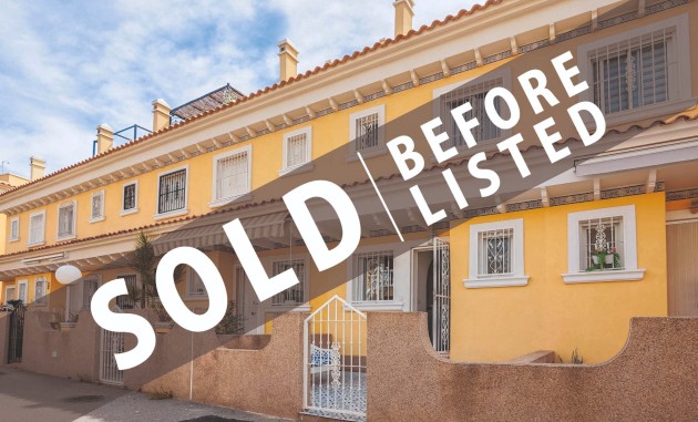 Casa adosada - Reventa - La Marina - Urb. La Marina