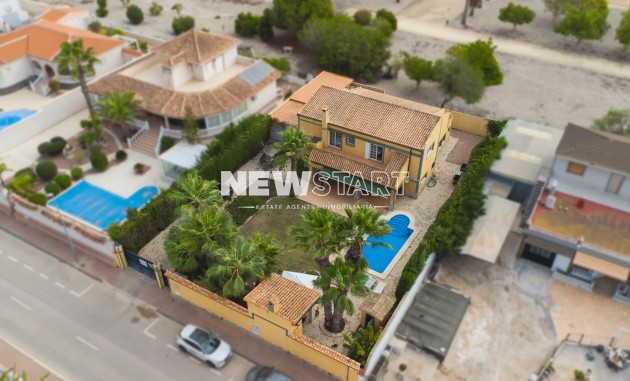 Detached - Resale - La Marina - Urb. La Escuera