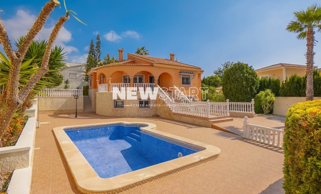 Detached - Resale - La Marina - Urb. La Escuera