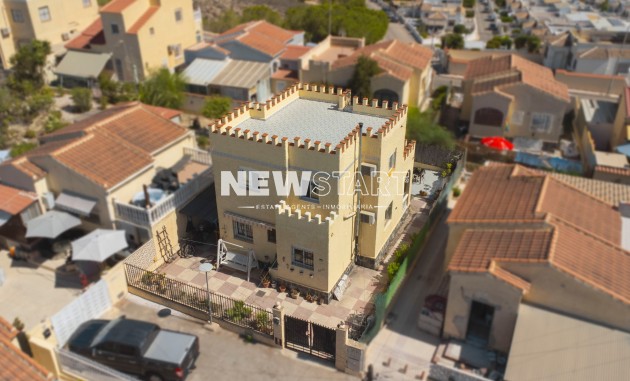 Detached - Resale - La Marina - Urb. La Marina