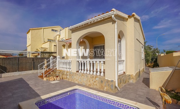 Detached - Resale - La Marina - Urb. La Marina