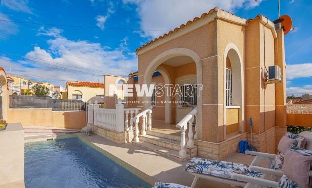 Detached - Resale - La Marina - Urb. La Marina