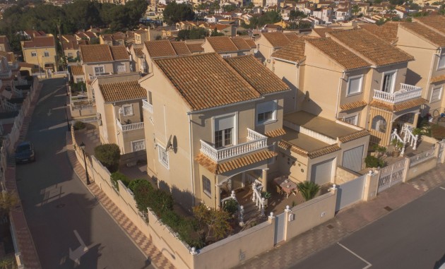 Detached Villa - Resale - La Marina - Urb. La Marina