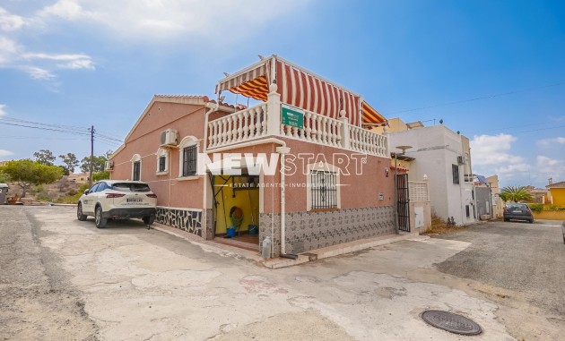 End Terrace - Resale - La Marina - Urb. La Marina