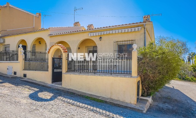 End Terrace - Resale - La Marina - Urb. La Marina