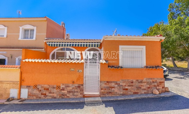 End Terraced - Resale - La Marina - Urb. La Marina