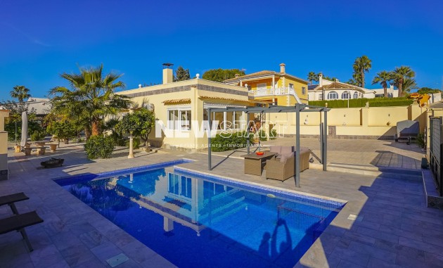 Freistehend - Wiederverkauf - La Marina - Urb. El Oasis