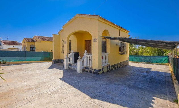 Freistehende Villa - Wiederverkauf - La Marina - Urb. La Marina