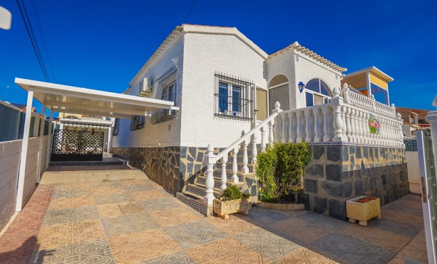Freistehende Villa - Wiederverkauf - La Marina - Urb. La Marina