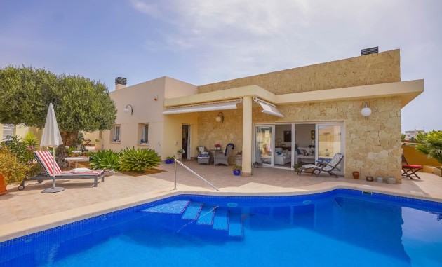 Freistehende Villa - Wiederverkauf - La Marina - Urb. La Marina