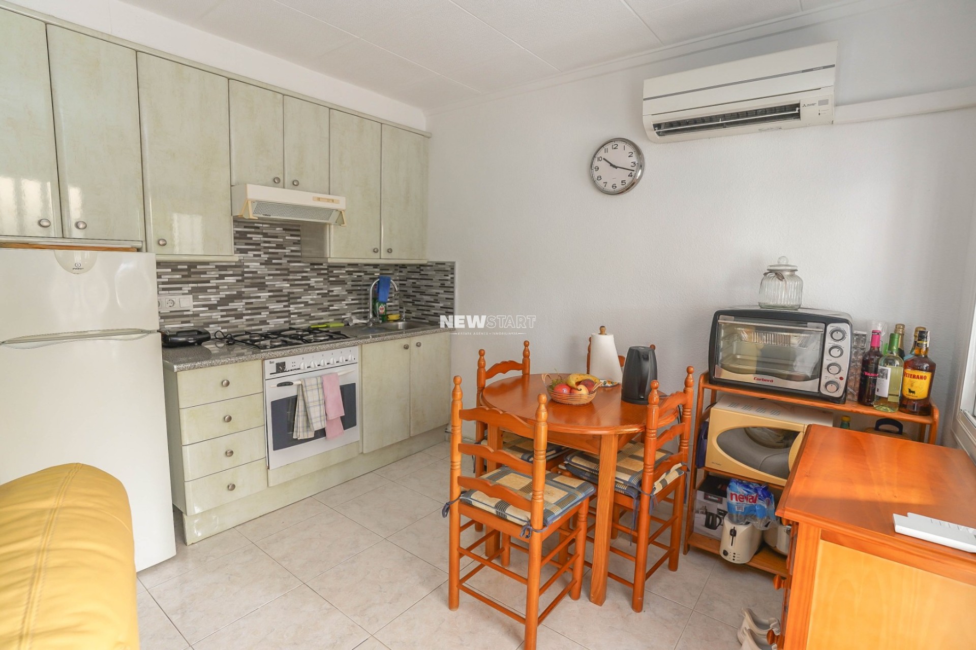 Herverkoop - Bungalow - La Marina - Urb. La Marina