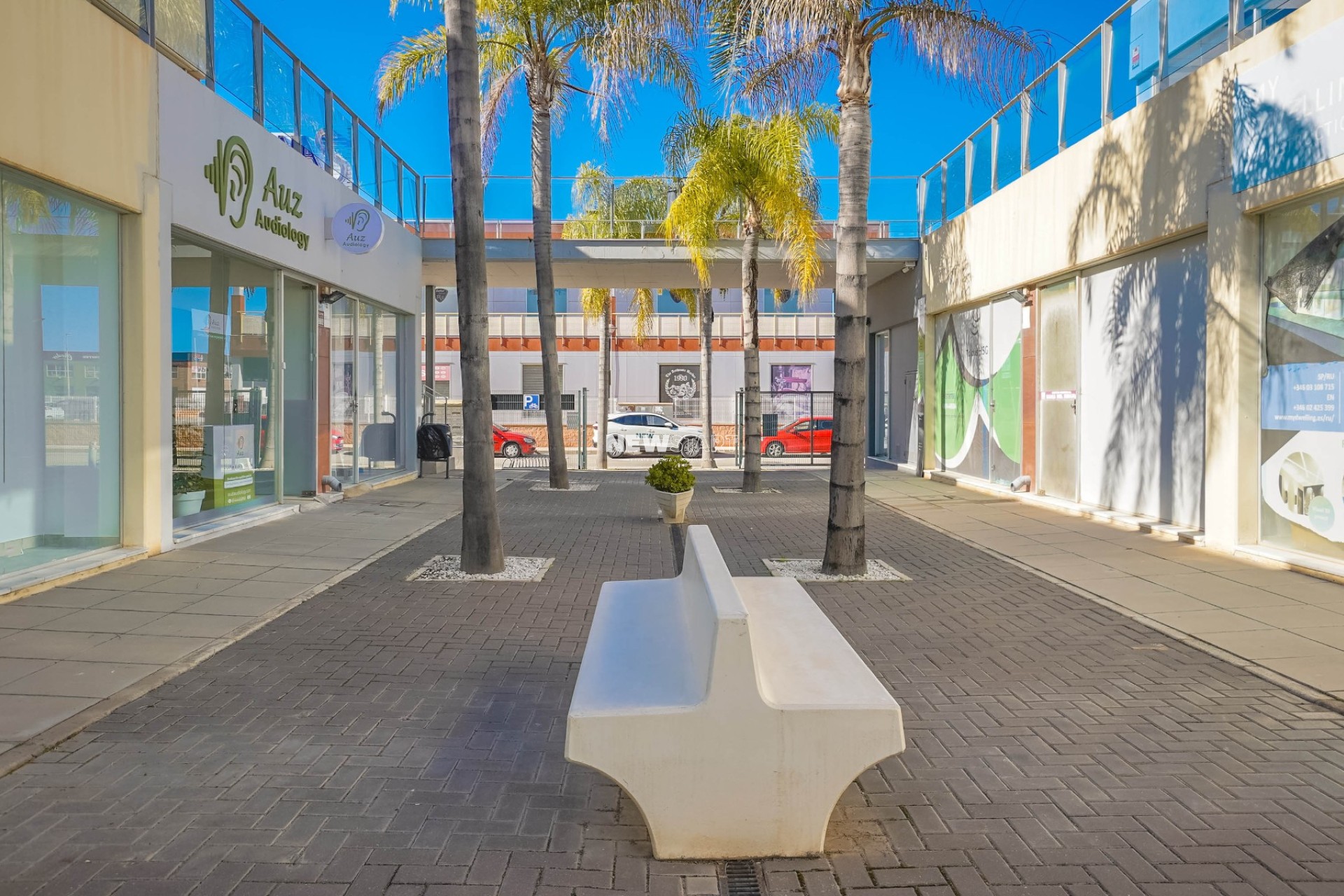 Herverkoop - Commercieel - La Marina - Urb. La Marina