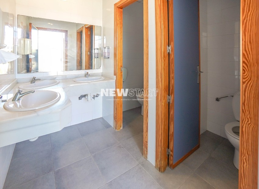 Herverkoop - Commercieel - La Marina - Urb. La Marina