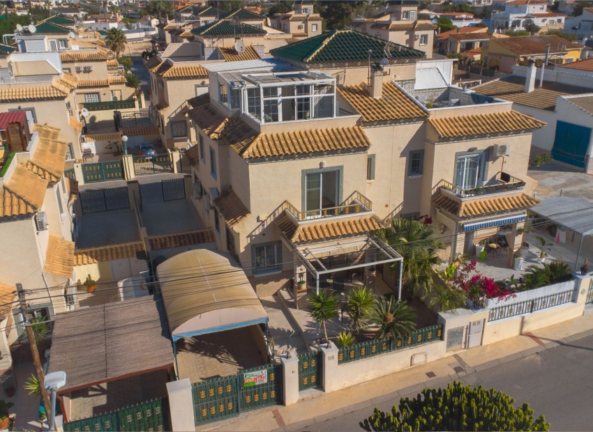 Herverkoop - Halfvrijstaande Quadrant - La Marina - Urb. El Oasis