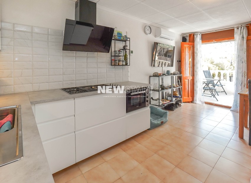 Herverkoop - Hoekwoning - La Marina - Urb. La Marina