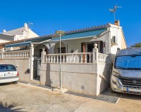 Herverkoop - Hoekwoning - La Marina - Urb. La Marina