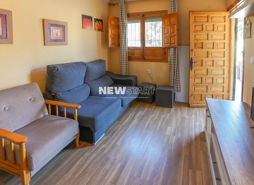 Herverkoop - Hoekwoning - La Marina - Urb. La Marina