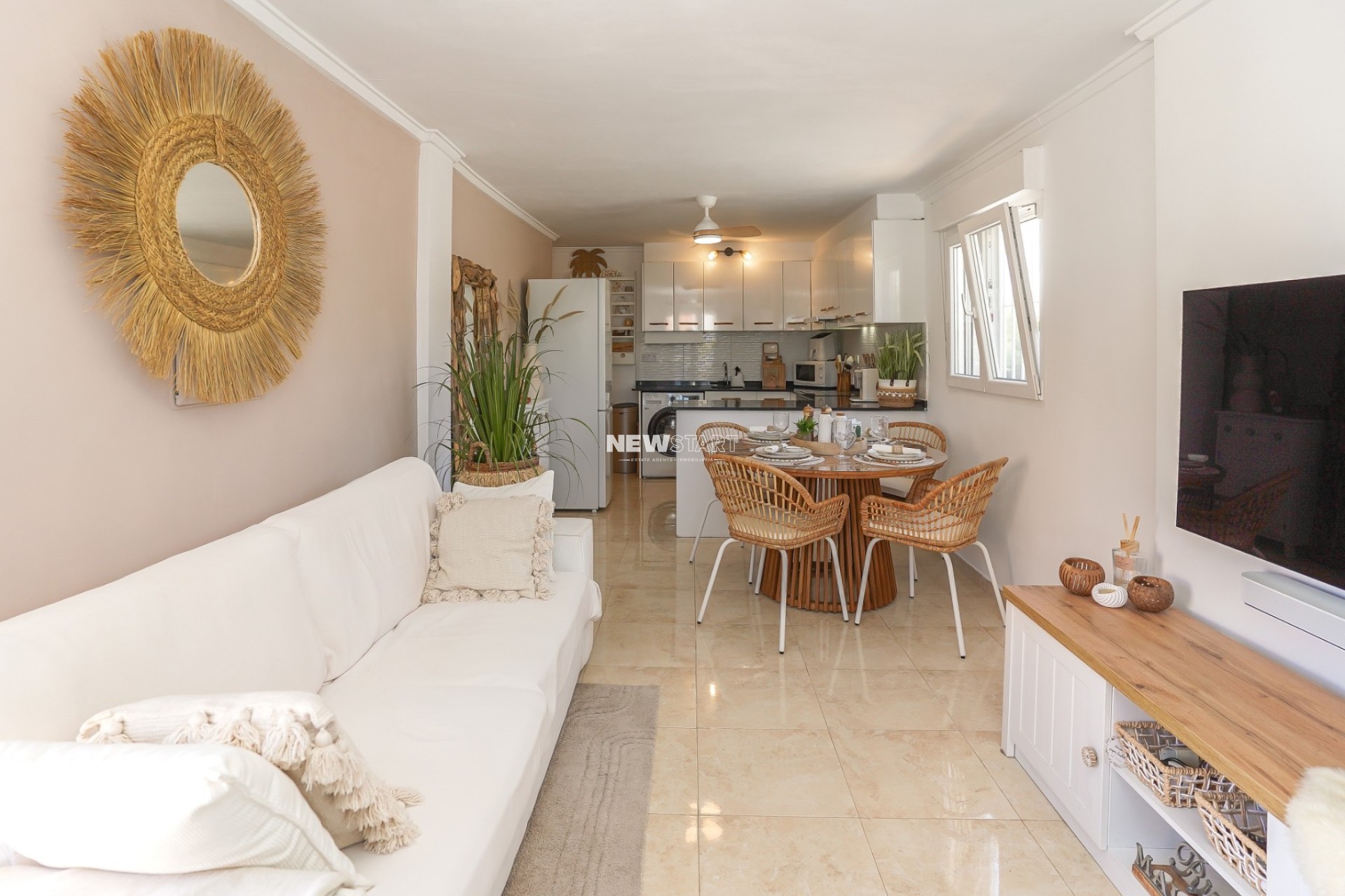 Herverkoop - Hoekwoning - La Marina - Urb. La Marina