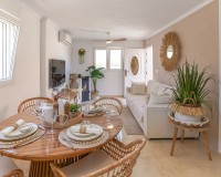 Herverkoop - Hoekwoning - La Marina - Urb. La Marina