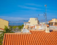 Herverkoop - Hoekwoning - La Marina - Urb. La Marina
