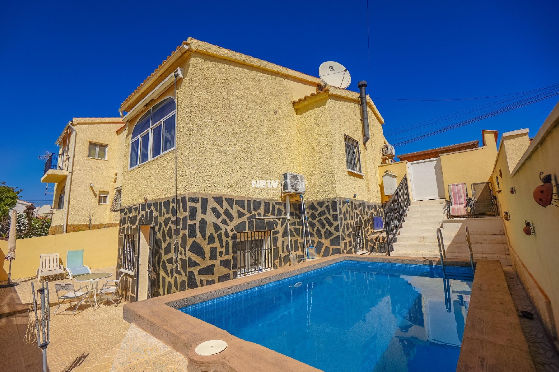 Herverkoop -  - La Marina - Urb. La Marina