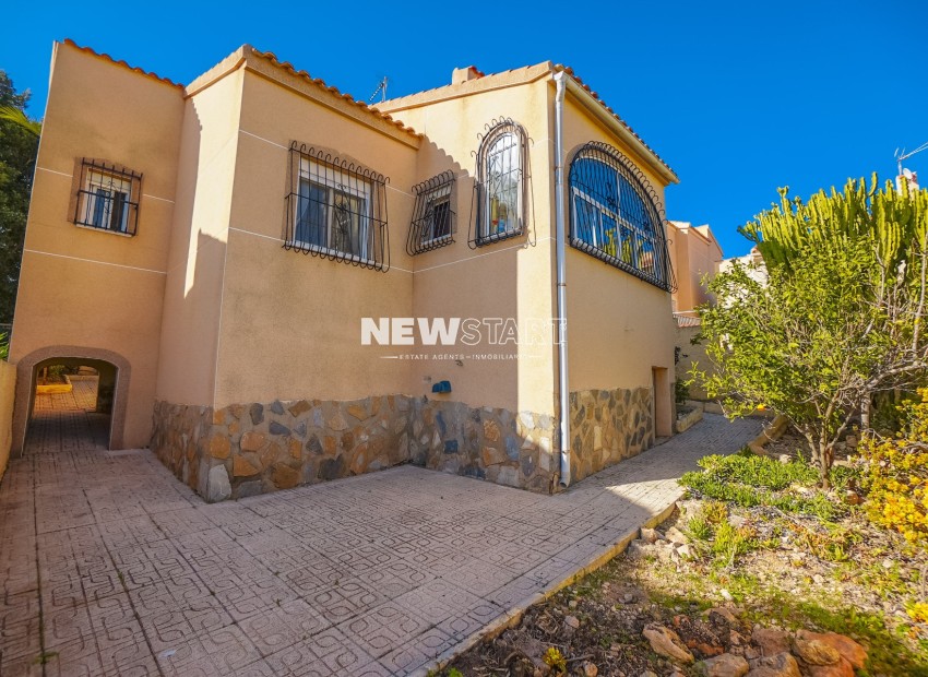 Herverkoop -  - La Marina - Urb. La Marina