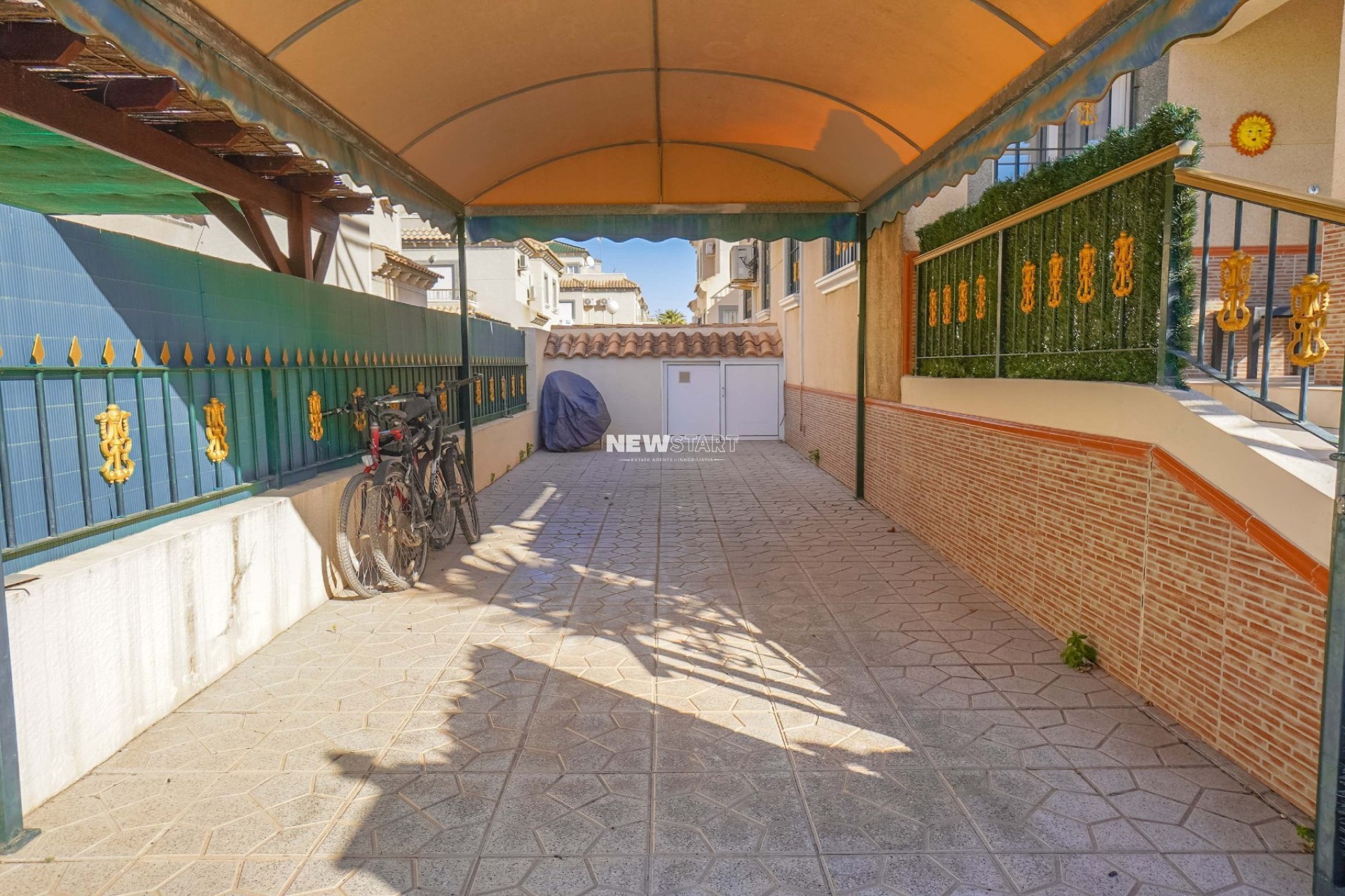 Herverkoop - Quadwoning - La Marina - Urb. El Oasis