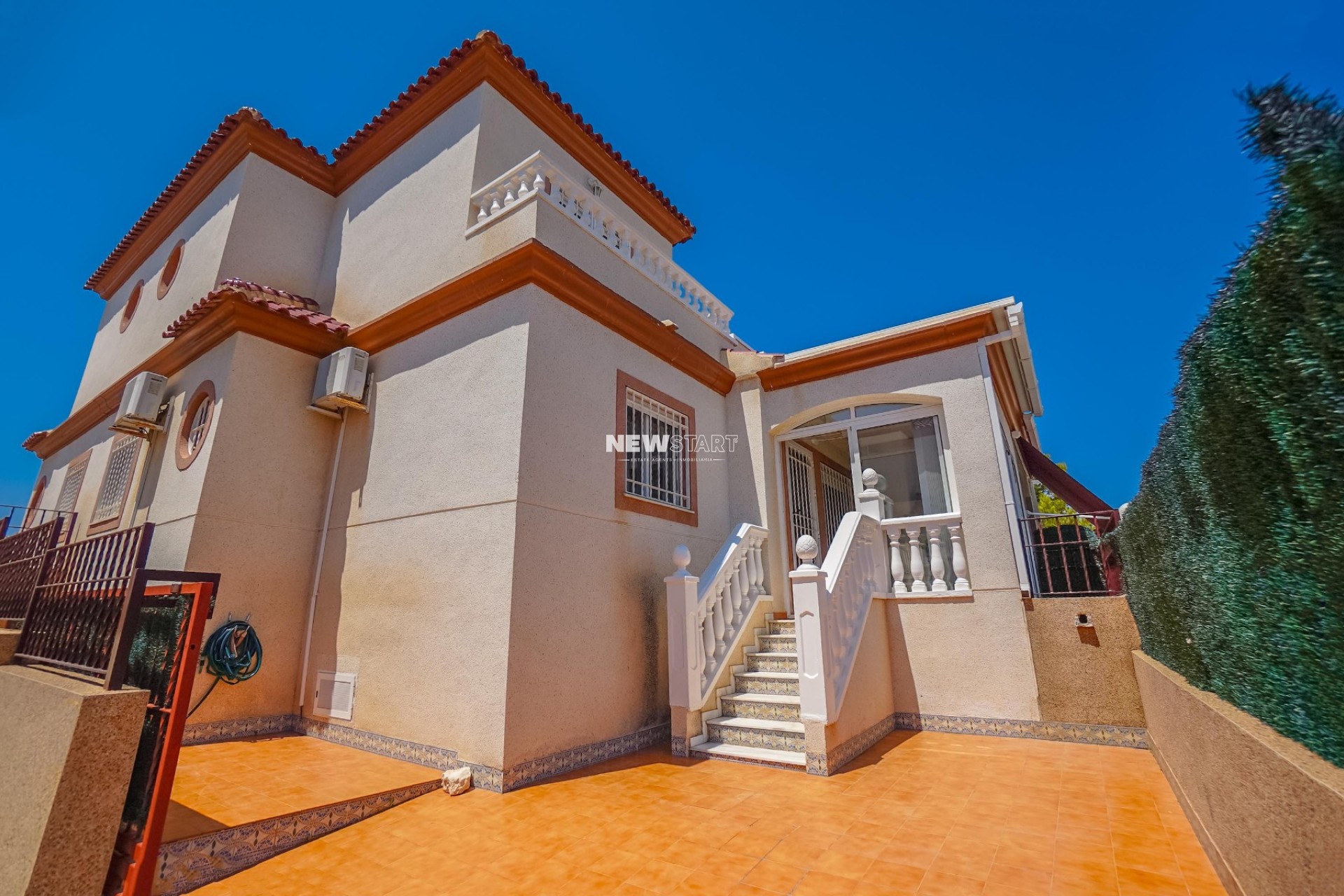 Herverkoop - Quadwoning - La Marina - Urb. La Escuera