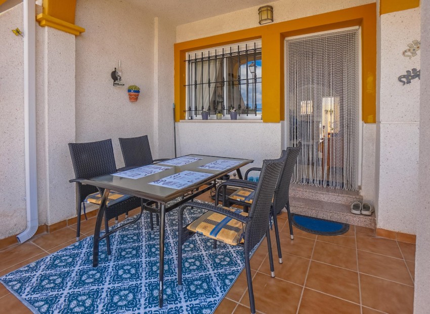 Herverkoop - Rijtjeswoning - Daya Nueva