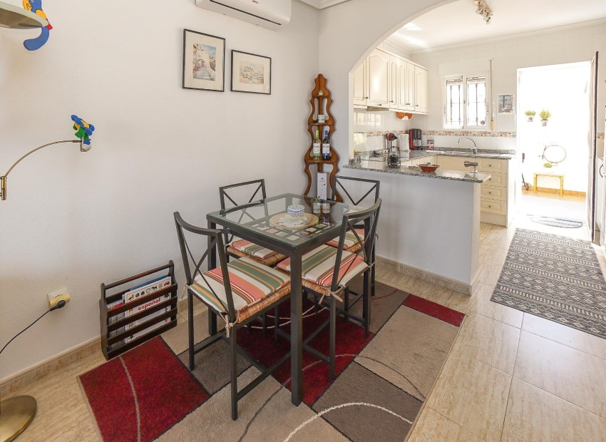 Herverkoop - Rijtjeswoning - Daya Nueva