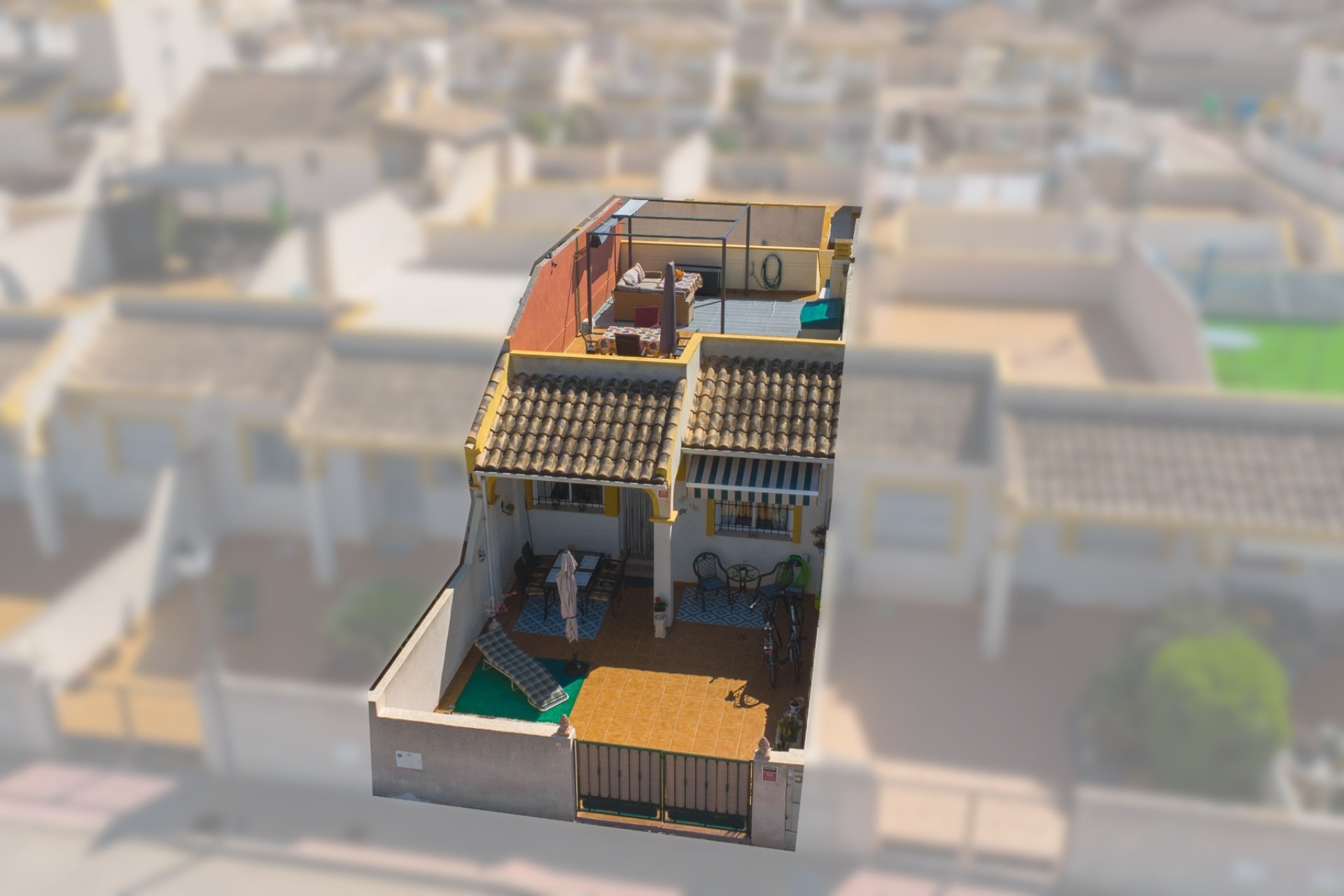 Herverkoop - Rijtjeswoning - Daya Nueva